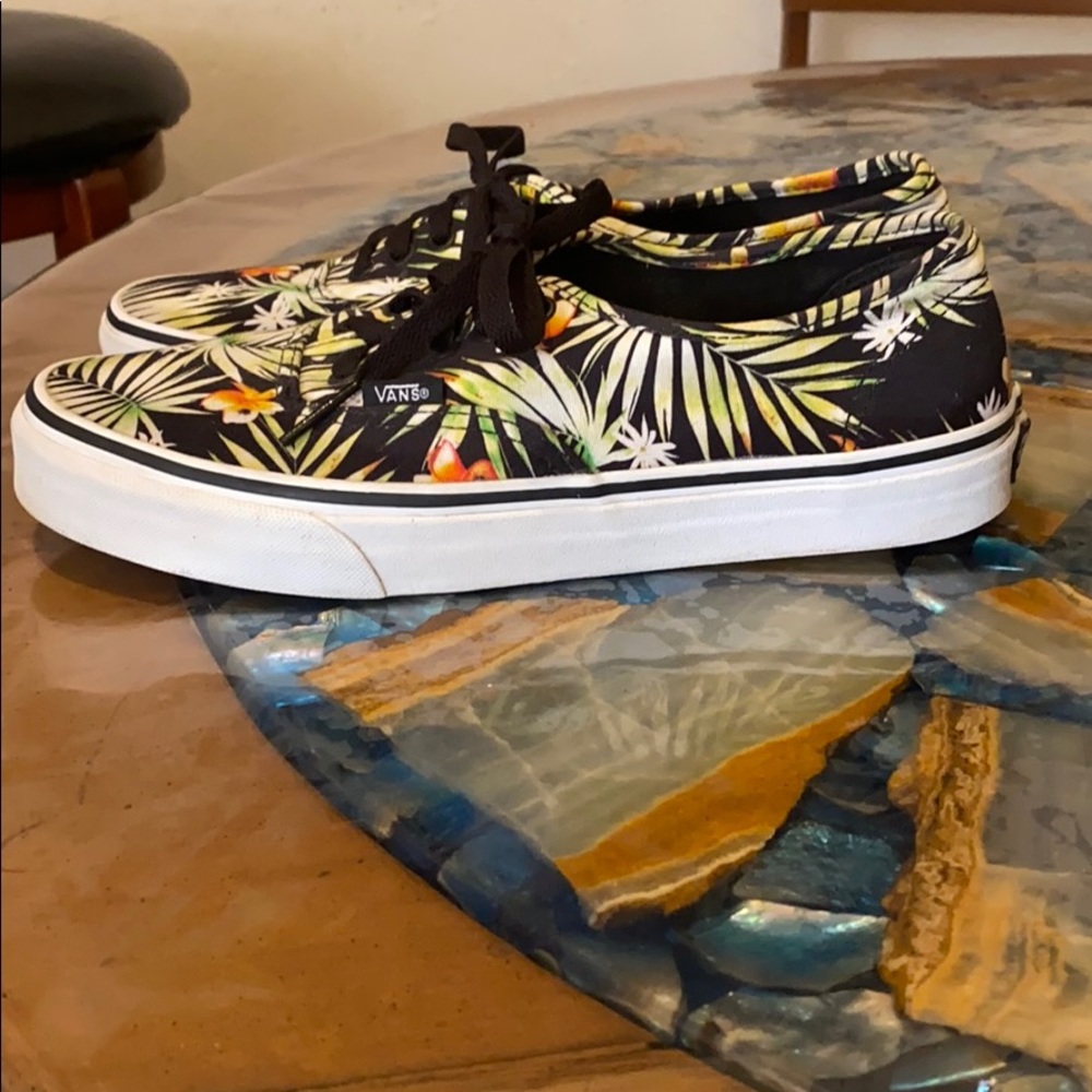 *+ VANS! - Picture 5 of 8